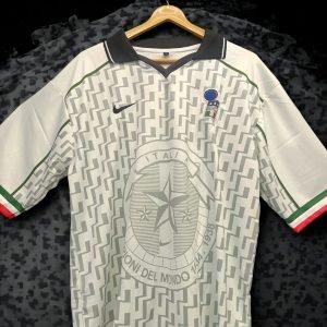 itali embroidery , five sleev, collar